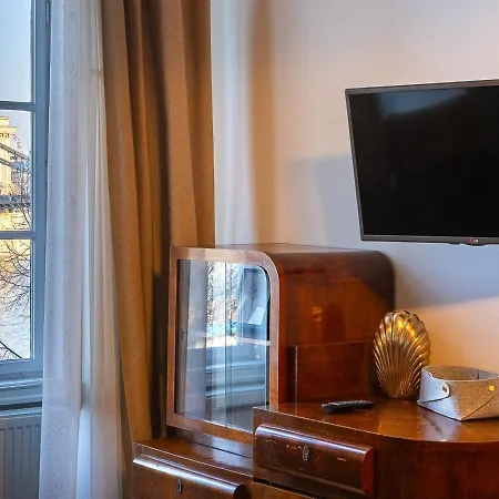 Riverside View Two Bedroom Flat By The Chain Bridge Апартаменты Будапешт