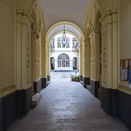 Riverside View Two Bedroom Flat By The Chain Bridge Appartement *