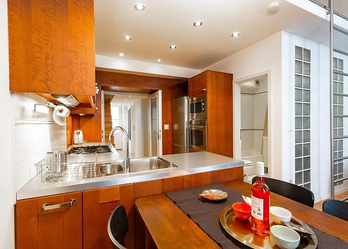 Riverside View Two Bedroom Flat By The Chain Bridge Apartman *