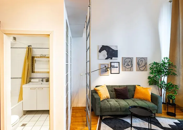 Riverside View Two Bedroom Flat By The Chain Bridge Budapest