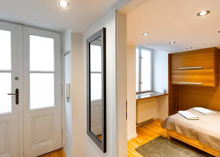 Apartman Riverside View Two Bedroom Flat By The Chain Bridge Budapest