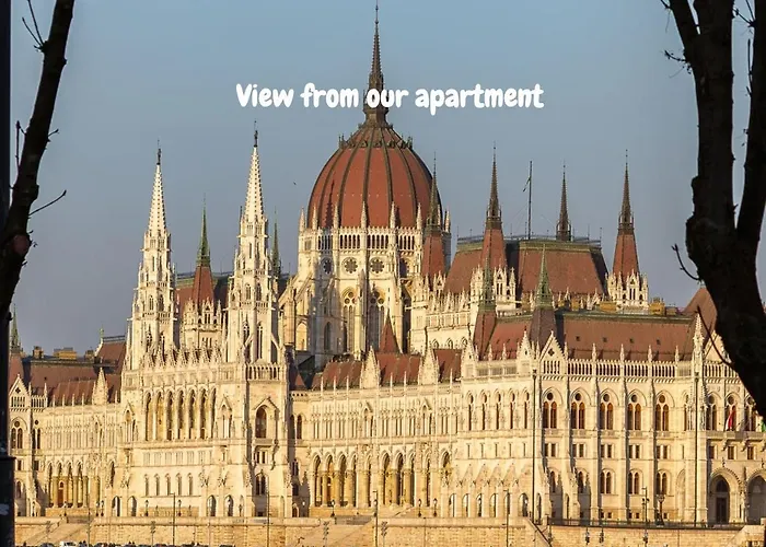 Riverside View Two Bedroom Flat By The Chain Bridge Budapest