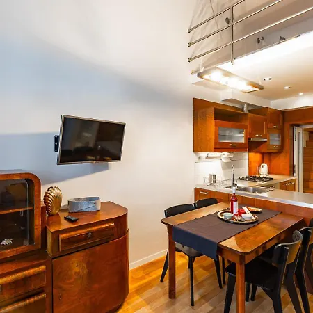 Riverside View Two Bedroom Flat By The Chain Bridge アパート ブダペスト