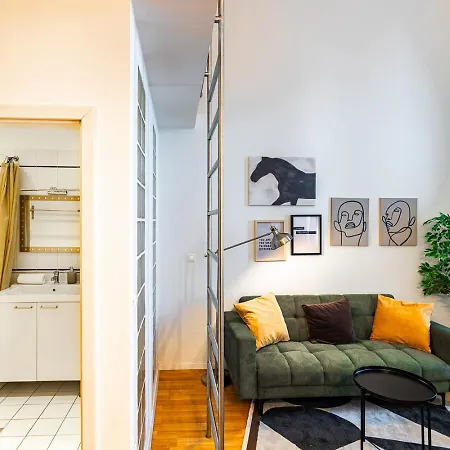 Riverside View Two Bedroom Flat By The Chain Bridge ブダペスト