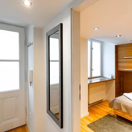 アパート Riverside View Two Bedroom Flat By The Chain Bridge ブダペスト