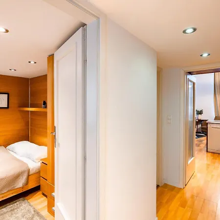 Riverside View Two Bedroom Flat By The Chain Bridge アパート *