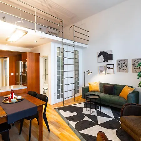 Апартаменты Riverside View Two Bedroom Flat By The Chain Bridge Будапешт